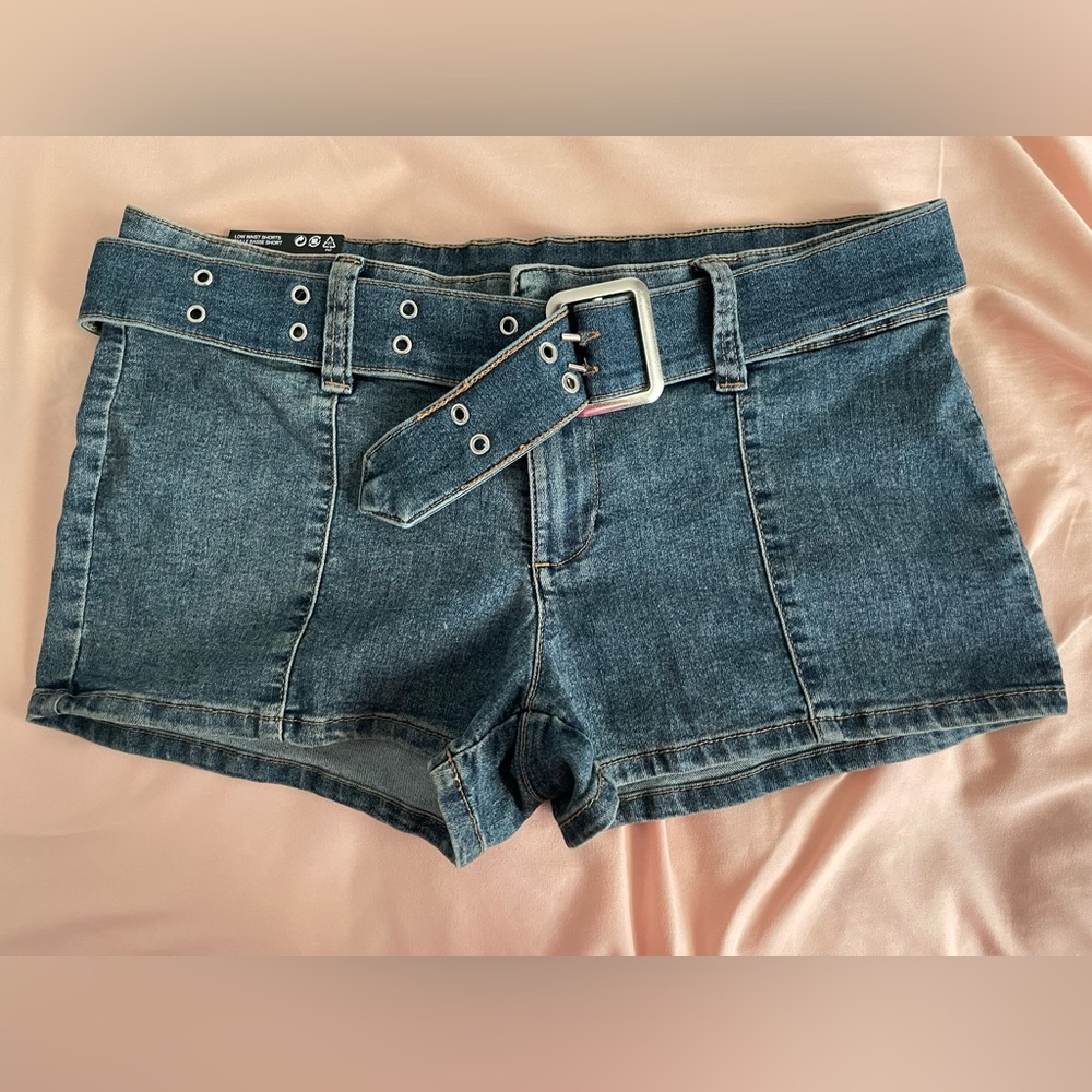H&M low waist shorts